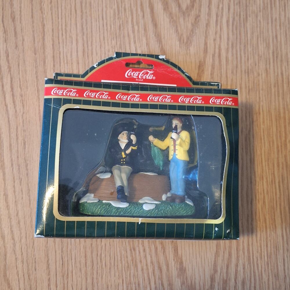 VTG 1996 Coca Cola Town Square Collection A Fishermans Tale Figurine CG2434 NIB
